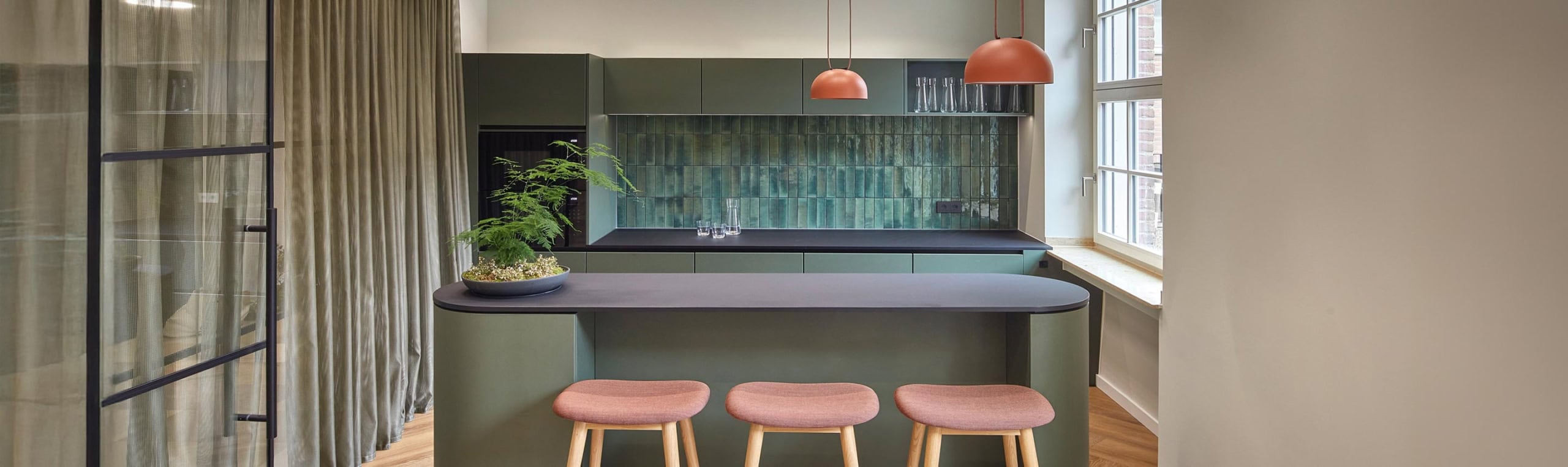 stylishe Kaffeetheke in einer Anwaltssozietät